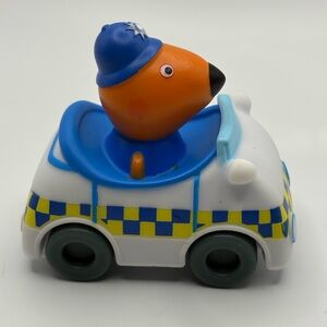 Hasbro 2021 Freddy Fox Riding Police Car Peppa Pig Adventure 3”X3”